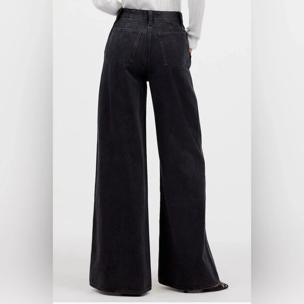 96. Madewell
Wide Sweep
Denim
Jeans
Size 29 - Picture 2 of 4